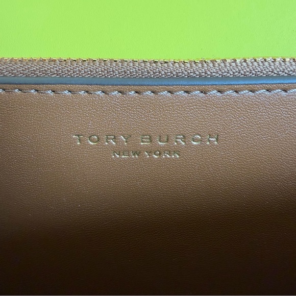 Tory Burch Eleanor Small Convertible Shoulder Bag in Island Chartreuse Leather - Picture 15 of 16